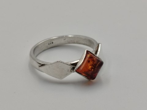 Piękny stary srebrny damski pierścionek BURSZTYN r.13/14 biżuteria VINTAGE