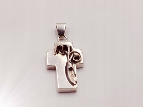 Piękny stary srebrny damski wisiorek/zawieszka KRZYŻ/KRZYŻYK biżuteria