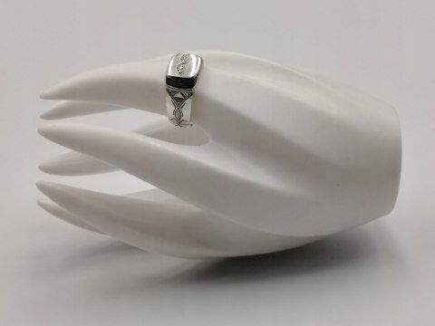 Piękny stary srebrny pierścionek/sygnet LISTKI r.22 biżuteria VINTAGE