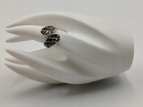 Stary piękny srebrny damski pierścionek MARKAZYTY r.13 biżuteria VINTAGE