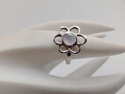 Stary srebrny damski pierścionek ażurowy MASA PERŁOWA KWIAT r. 13 biżuteria