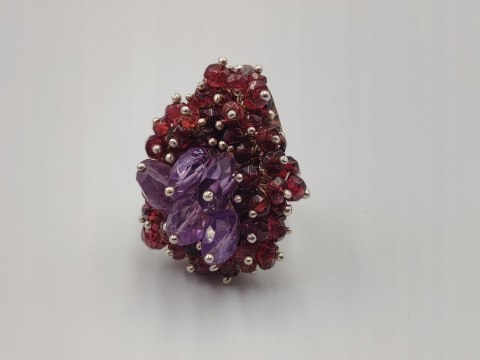 Stary srebrny damski pierścionek GRANATY / AMETYST r.13 VINTAGE biżuteria