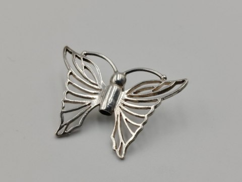 Stary srebrny damski wisiorek/zawieszka ażurowa MOTYL biżuteria VINTAGE