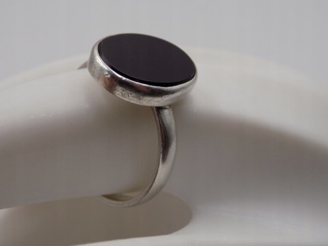 Stary damski srebrny pierścionek ONYKS czarny r.22 srebro VINTAGE biżuteria