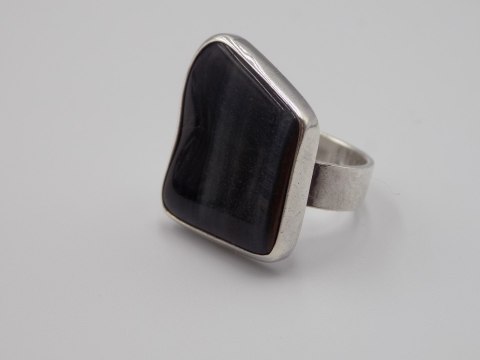 Stary damski srebrny pierścionek ONYKS PASIASTY roz. 13 srebro VINTAGE