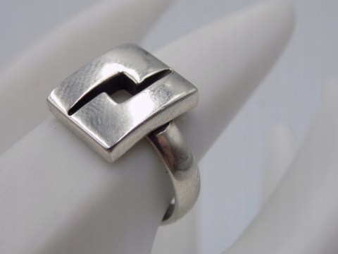 Stary, piękny, srebrny pierścionek KWADRAT roz. 15 srebro VINTAGE biżuteria