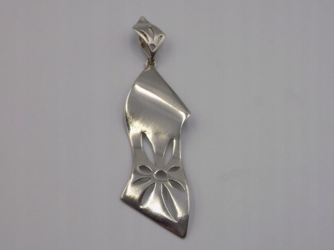 Piękny, damski, srebrny, falisty wisiorek / zawieszka KWIAT - srebro 925
