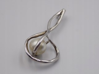 Piękny, damski srebrny wisiorek / zawieszka - PERŁA - srebro