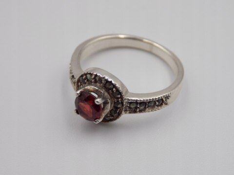 Piękny, srebrny, damski pierścionek MARKAZYTY + CYRKONIA roz. 14 /15 srebro