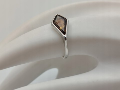 Piękny stary srebrny damski pierścionek BURSZTYN r.15 biżuteria VINTAGE