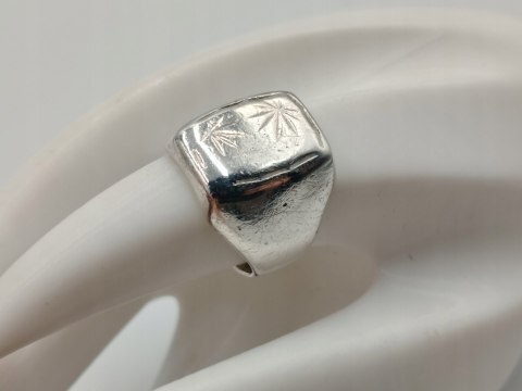 Stary srebrny sygnet LIŚĆ MARIHUANY / KONOPII r.16/17 biżuteria VINTAGE