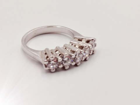 Piękny srebrny damski pierścionek CYRKONIE r.13/14 - VINTAGE biżuteria