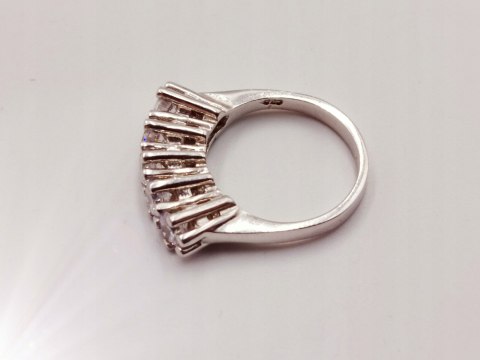 Piękny srebrny damski pierścionek CYRKONIE r.13/14 - VINTAGE biżuteria