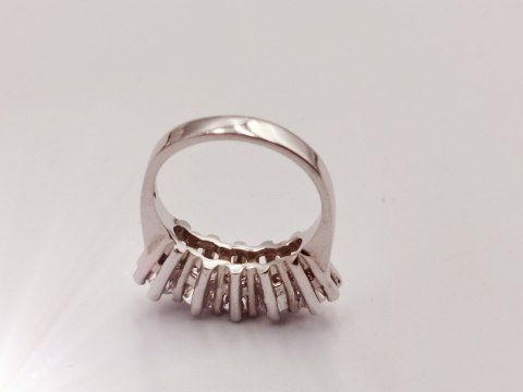 Piękny srebrny damski pierścionek CYRKONIE r.13/14 - VINTAGE biżuteria