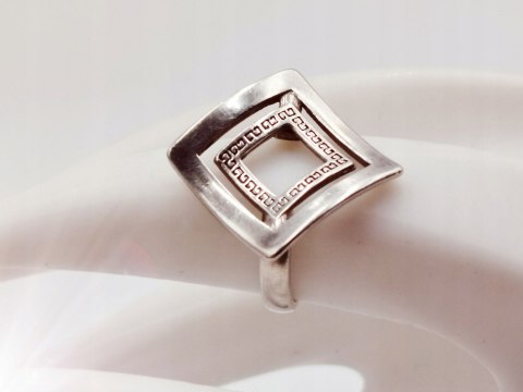 Piękny srebrny damski pierścionek ażurowy KWADRATY r.12 VINTAGE biżuteria