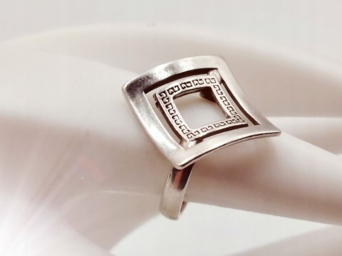 Piękny srebrny damski pierścionek ażurowy KWADRATY r.12 VINTAGE biżuteria