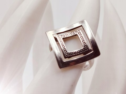 Piękny srebrny damski pierścionek ażurowy KWADRATY r.12 VINTAGE biżuteria