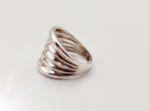 Srebrny damski pierścionek FALE / HARMONIA - roz.11 VINTAGE biżuteria