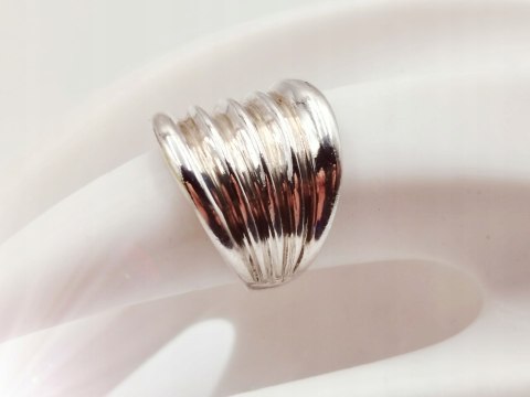Srebrny damski pierścionek FALE / HARMONIA - roz.11 VINTAGE biżuteria