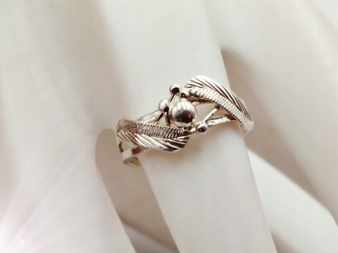 Srebrny damski pierścionek ażurowy z motywem piór-roz. 17 VINTAGE biżuteria