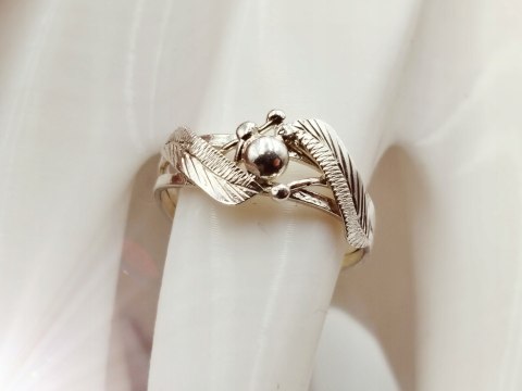 Srebrny damski pierścionek ażurowy z motywem piór-roz. 17 VINTAGE biżuteria
