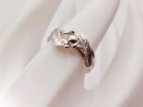 Srebrny damski pierścionek ażurowy z motywem piór-roz. 17 VINTAGE biżuteria